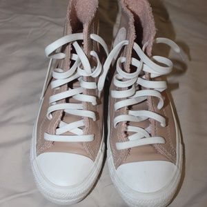7 Converse Tan & Pink lining